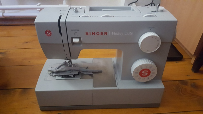 SINGER Heavy Duty 6700C